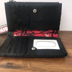loungefly venom wallet